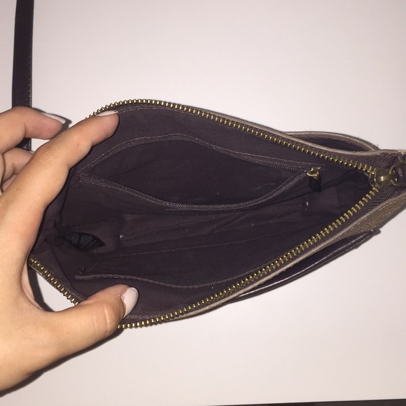 Fossil crossbody purse - Picture 2 of 3